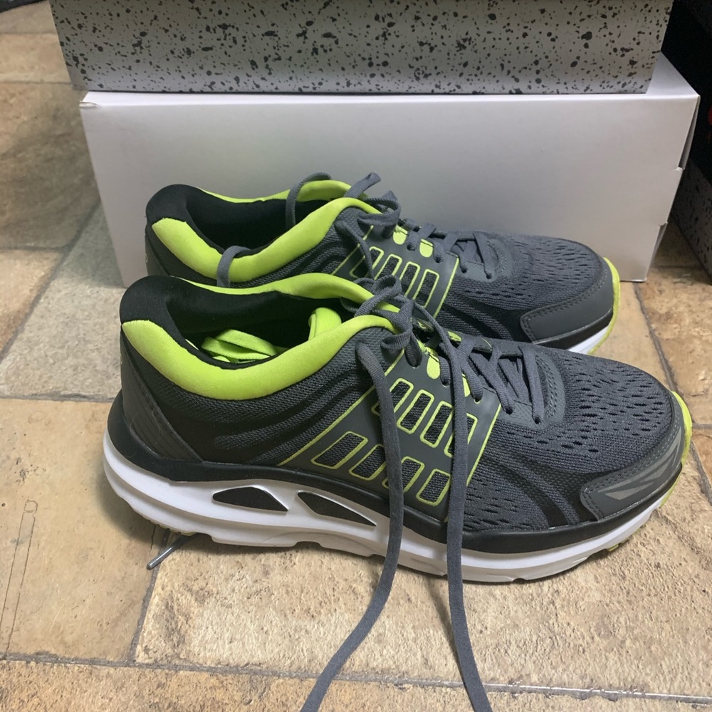 Walking Company Victory Shoes.